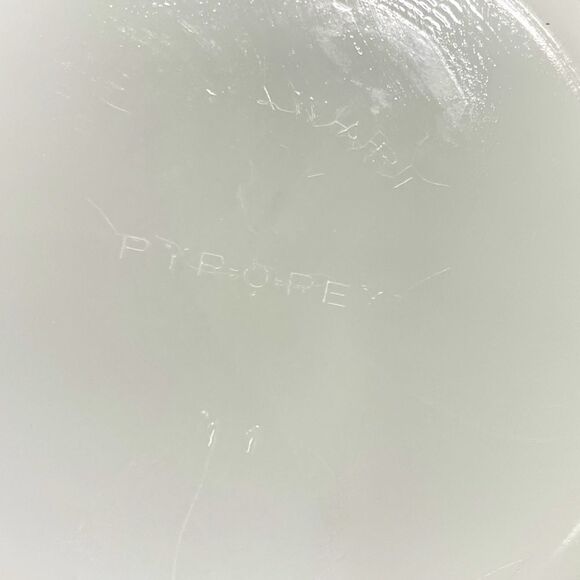 Vintage Milk Glass Bake Dish Set of 2 - Picture 3 of 4